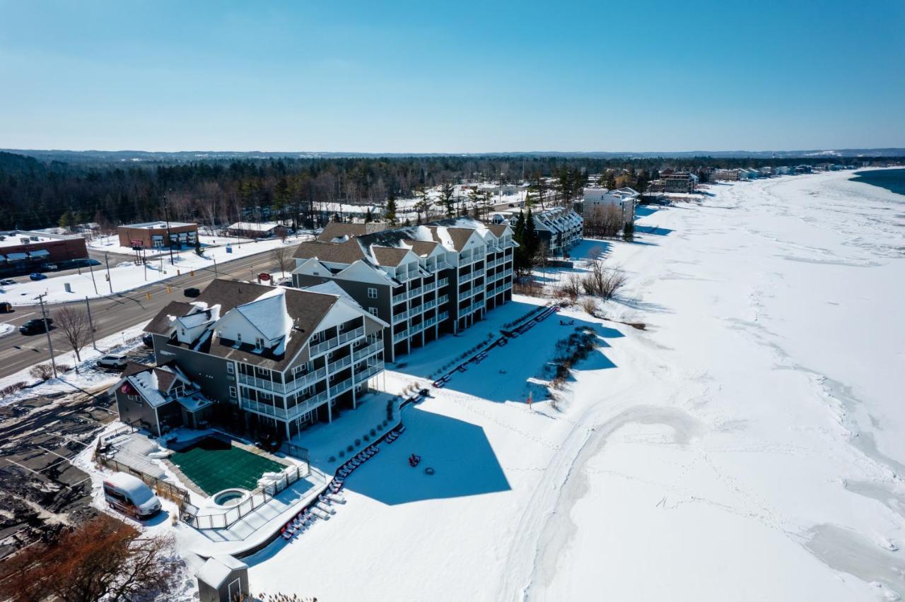 Cherry Tree Inn & Suites Traverse City Exteriér fotografie