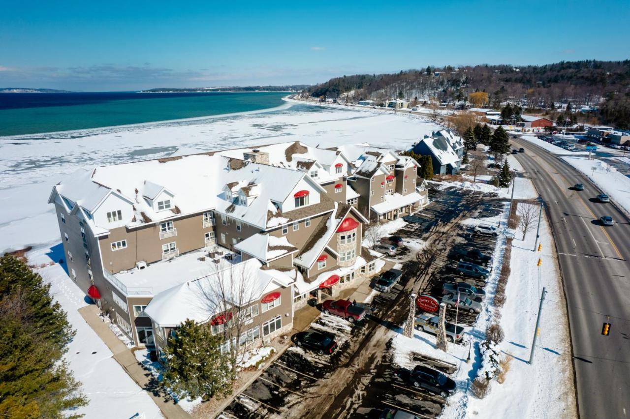 Cherry Tree Inn & Suites Traverse City Exteriér fotografie