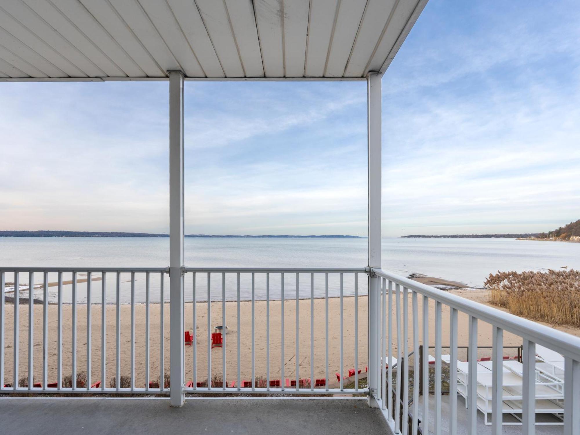 Cherry Tree Inn & Suites Traverse City Exteriér fotografie
