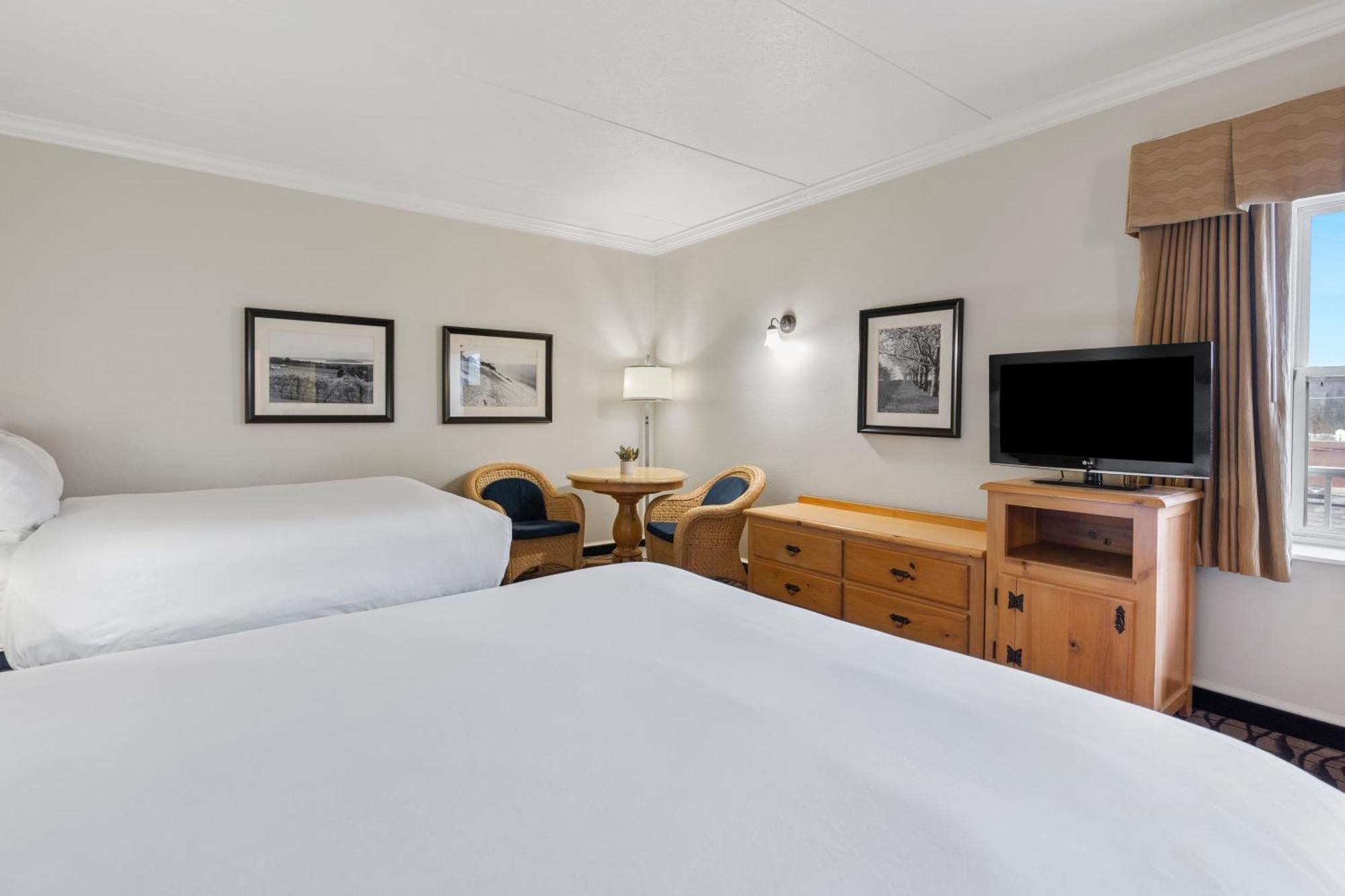 Cherry Tree Inn & Suites Traverse City Exteriér fotografie