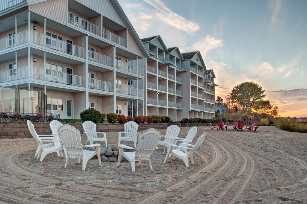 Cherry Tree Inn & Suites Traverse City Exteriér fotografie