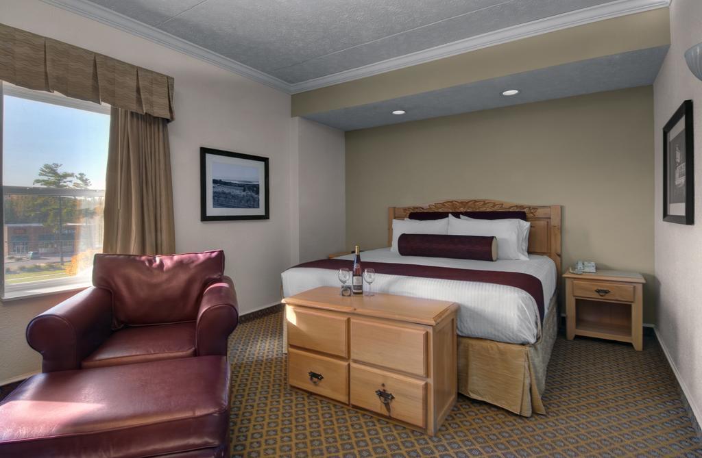 Cherry Tree Inn & Suites Traverse City Exteriér fotografie