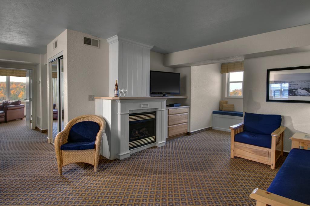 Cherry Tree Inn & Suites Traverse City Exteriér fotografie