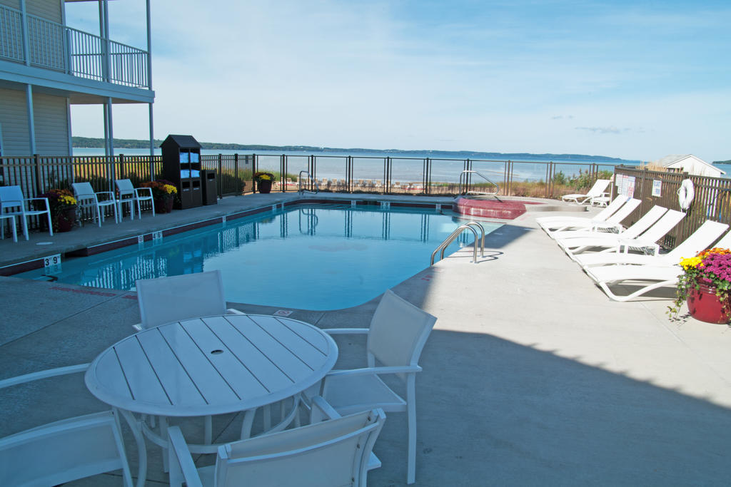 Cherry Tree Inn & Suites Traverse City Exteriér fotografie